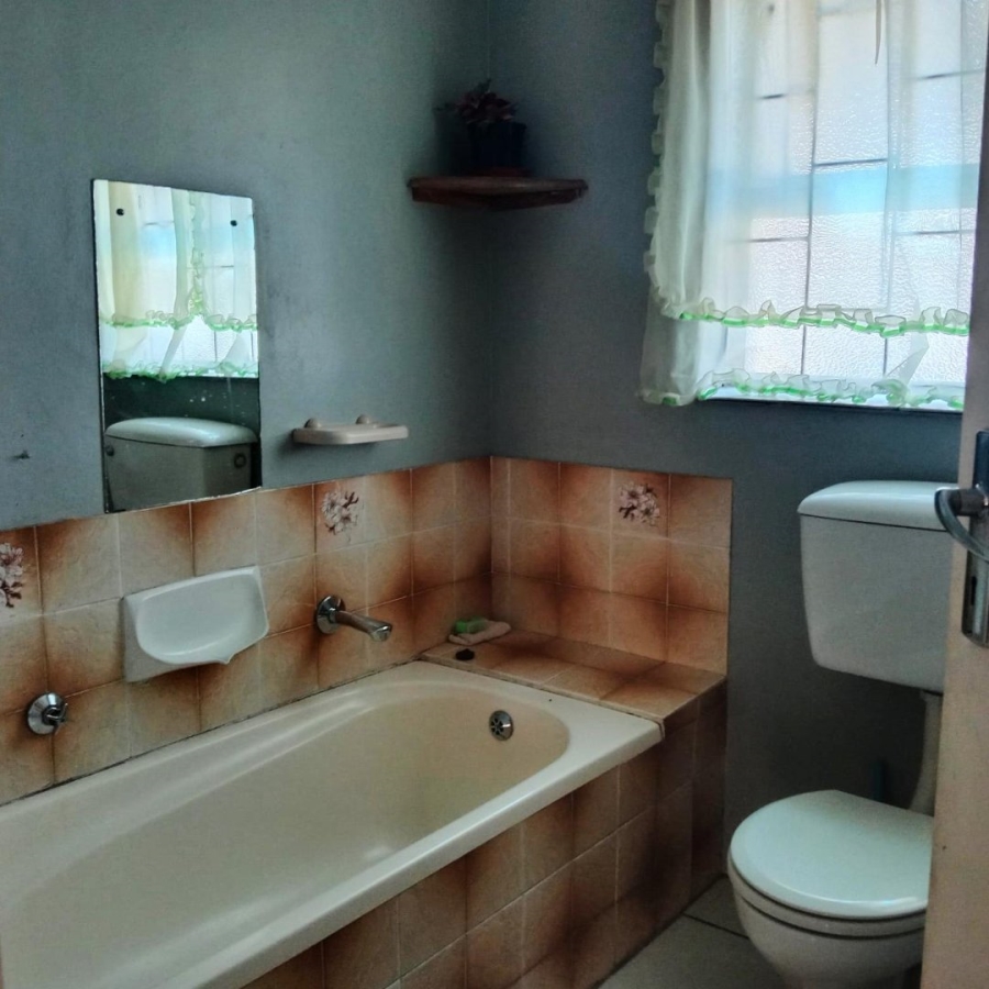 2 Bedroom Property for Sale in Gaylee Western Cape